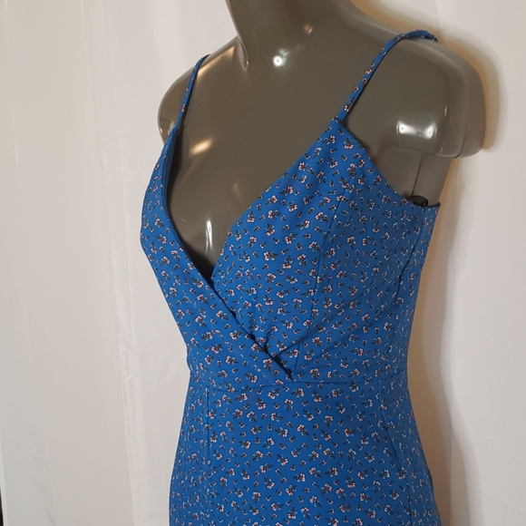 Material Girl Women's Blue Floral Back Zipper Jumpsuit - Size Small - Picture 4 of 5